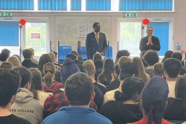 Darren Henry MP engages with students from Bramcote College