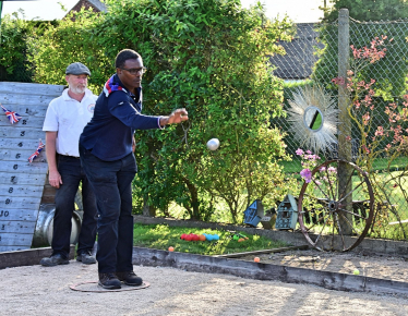 Darren Henry supports a Pétanque unofficial world record attempt 